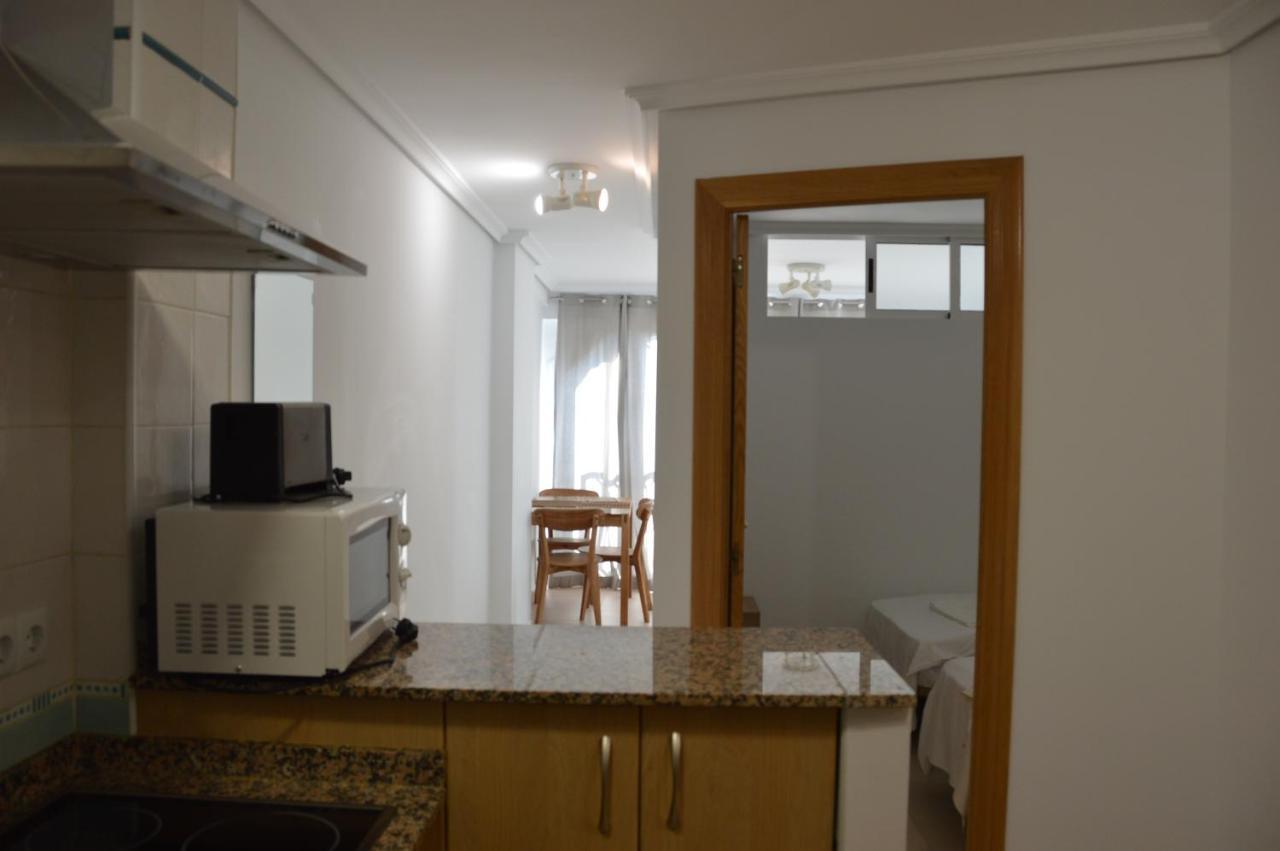 Apts Ara With Pool Бенидорм Екстериор снимка