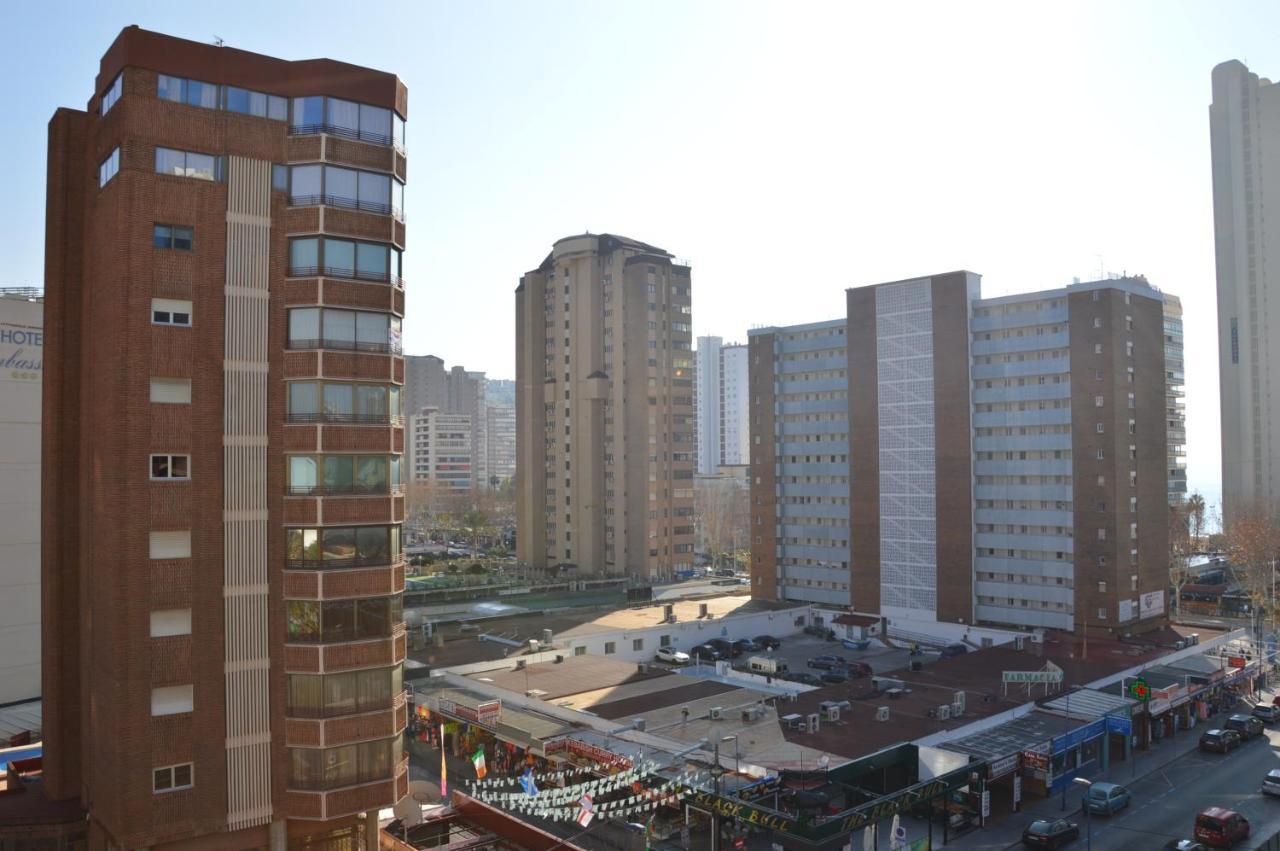 Apts Ara With Pool Бенидорм Екстериор снимка