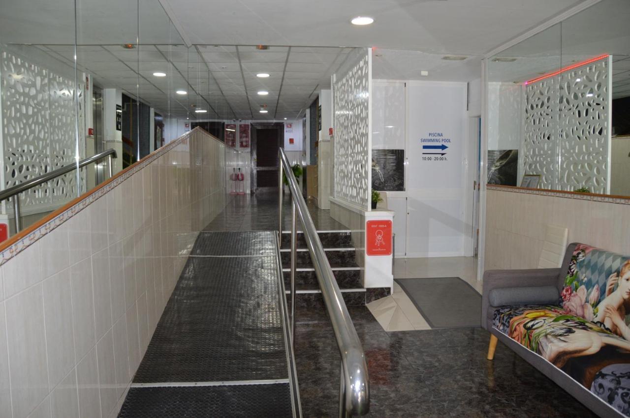 Apts Ara With Pool Бенидорм Екстериор снимка